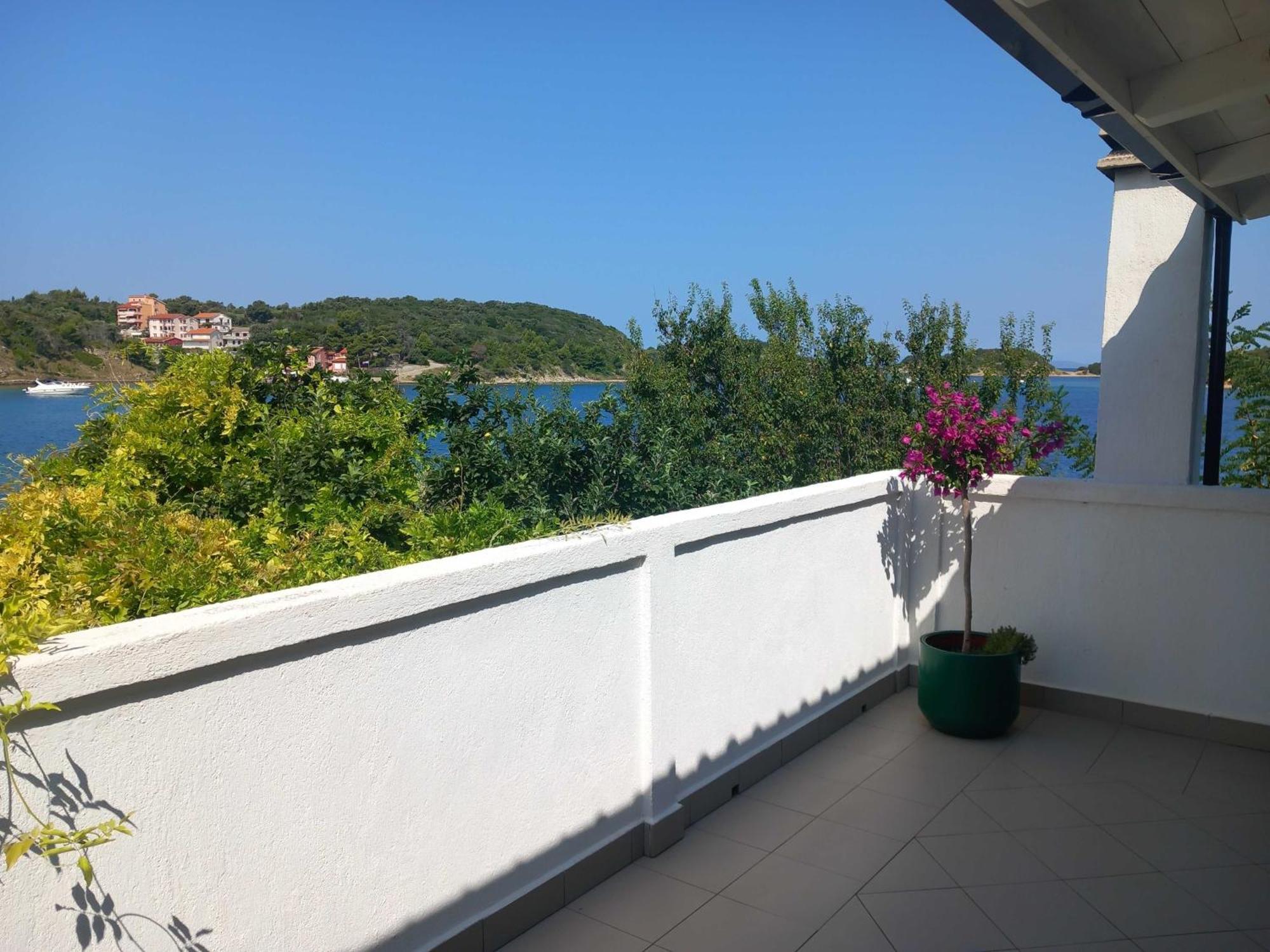 Guest House Green Corner Supetarska Draga Exterior photo